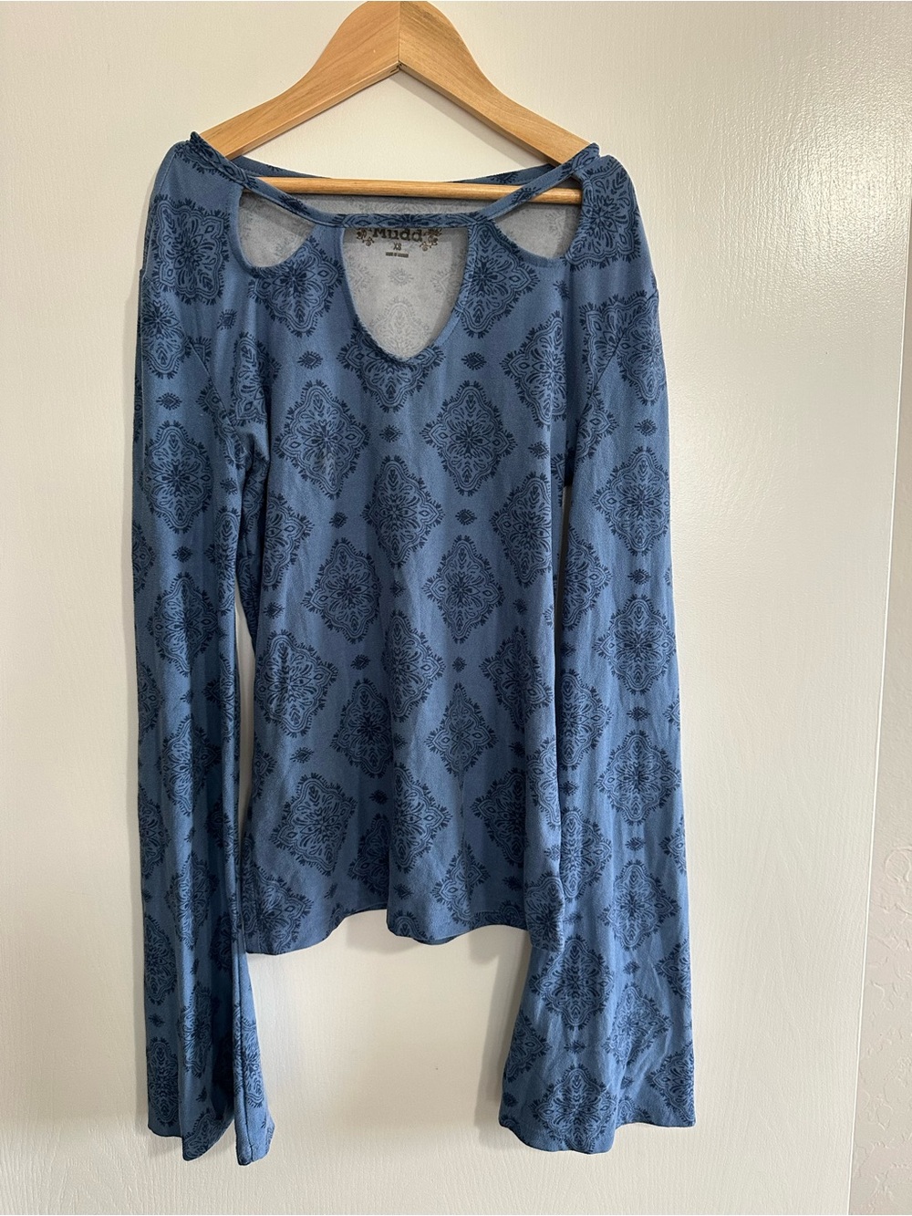 Mudd Blue Medallion Printed Print Bell-Sleeve Top XS Boho Y2K